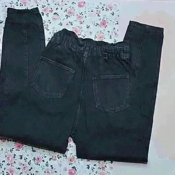 Zara Paperbag Jeans - Picture 3 of 3